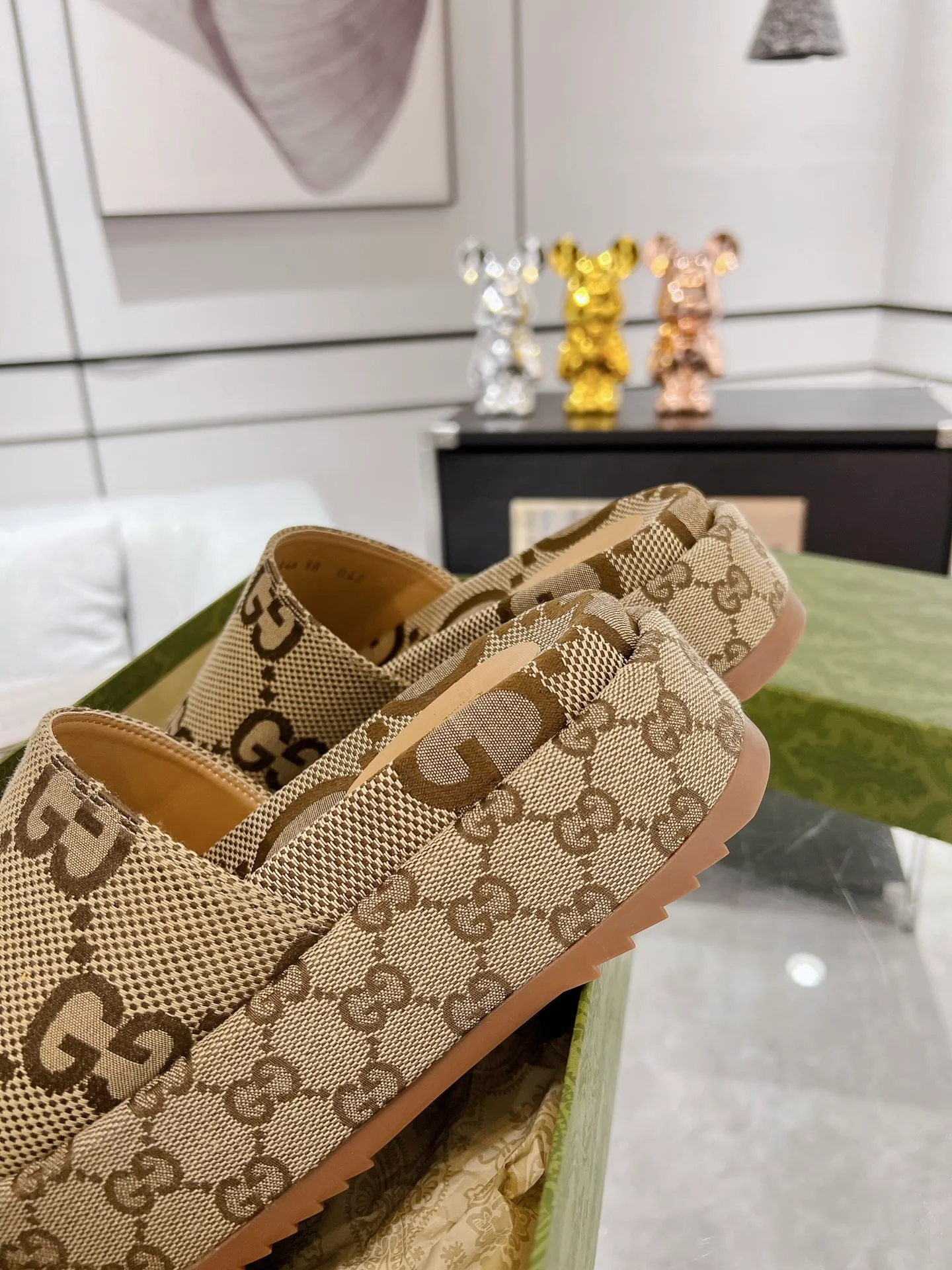 👟👟Ex-factory price 360👟👟Gucci Thick-soled Classic Big GG Embroidered Canvas Slippers, Leg Lifting and Heightening Artifact y👟👟Ex-factory price is restored one to one, all details, materials, and comfort are all the same as the original version, and the reproduction level is 98%. Number of yards: 35-40